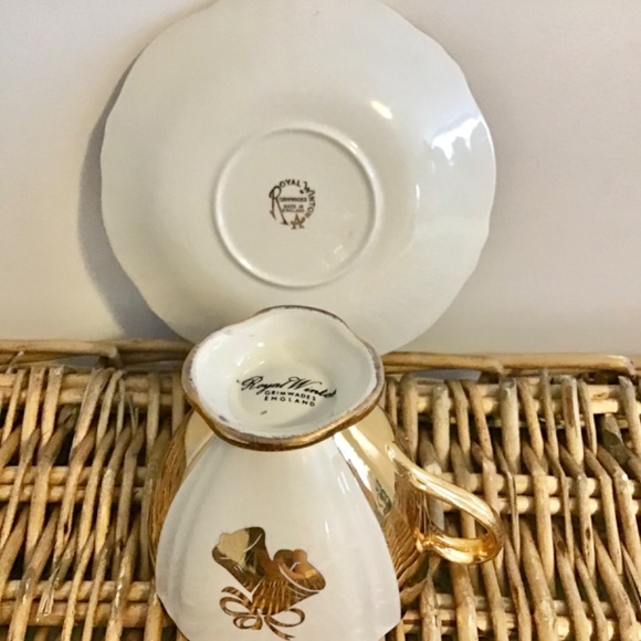 Royal Wilton bone China cup and saucer set - Picture 6 of 6